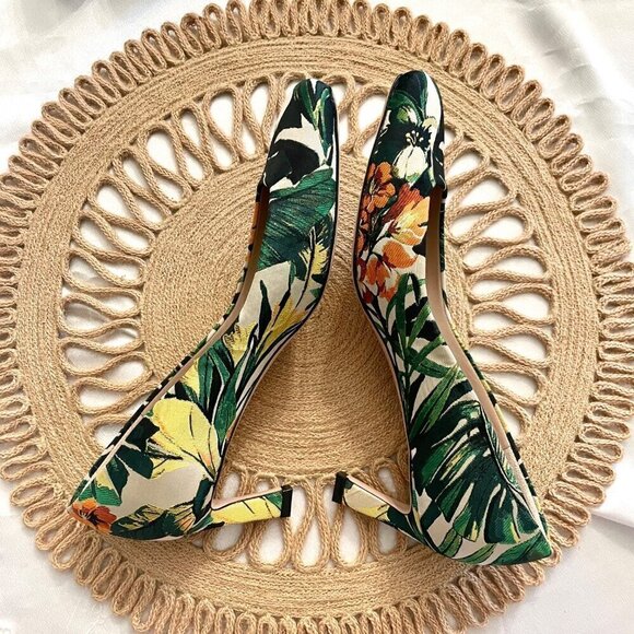 Stuart Weitzman Tropical Botanical Square Toe Green Multicolor Kitten Heels 7.5 - Picture 9 of 11